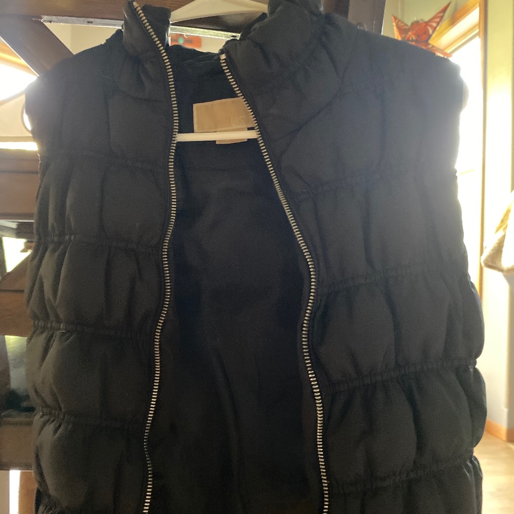 Micheal kors puffer vest.